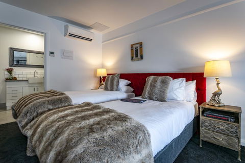 Daylesford Art Motel - Sunshine Coast Tourism 3