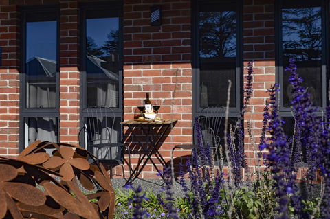 Daylesford Art Motel - Sunshine Coast Tourism 21
