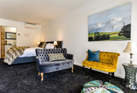 Daylesford Art Motel - Sunshine Coast Tourism 7