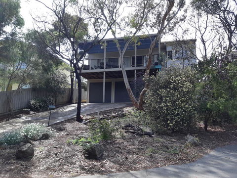 Elevated Holiday House Overlooks Tranquil Wetlands - Sunshine Coast Tourism 13