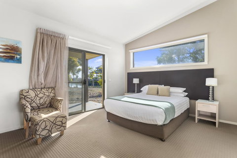 Quality Hotel Point Cook - Sunshine Coast Tourism 21