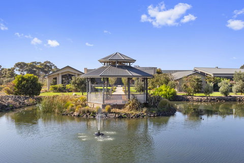 Quality Hotel Point Cook - Sunshine Coast Tourism 42