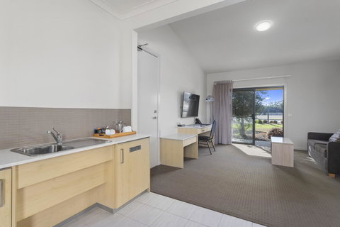 Quality Hotel Point Cook - Sunshine Coast Tourism 10