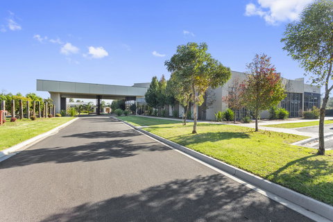 Quality Hotel Point Cook - Sunshine Coast Tourism 7