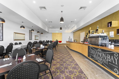 Quality Hotel Point Cook - Sunshine Coast Tourism 17