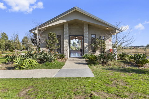 Quality Hotel Point Cook - Sunshine Coast Tourism 22