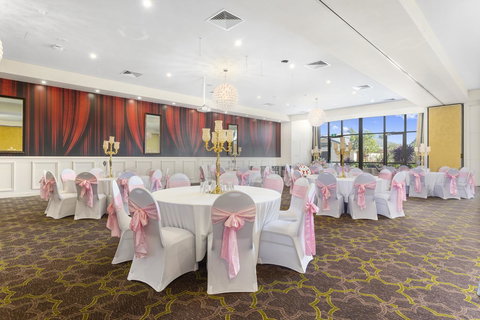 Quality Hotel Point Cook - Sunshine Coast Tourism 20