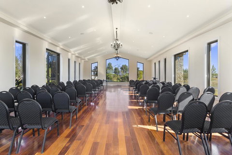 Quality Hotel Point Cook - Sunshine Coast Tourism 3