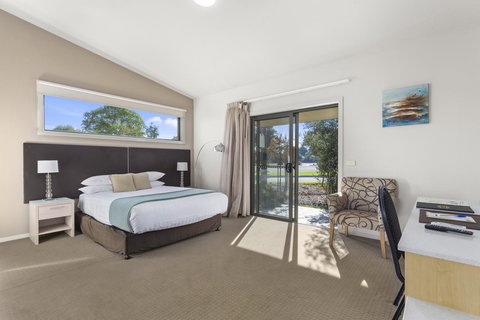 Quality Hotel Point Cook - Sunshine Coast Tourism 9