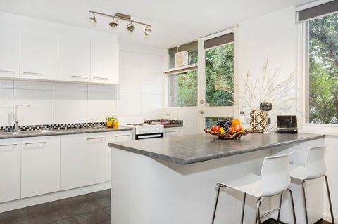 Melbourne Villa - Holiday Sunshine Coast 8