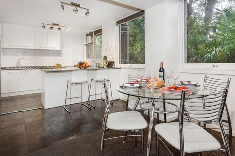 Melbourne Villa - Holiday Sunshine Coast 5