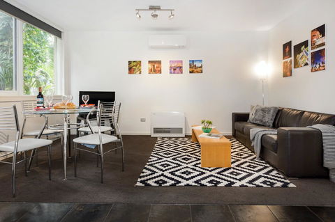 Melbourne Villa - Holiday Sunshine Coast 1