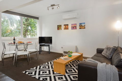 Melbourne Villa - Holiday Sunshine Coast 2