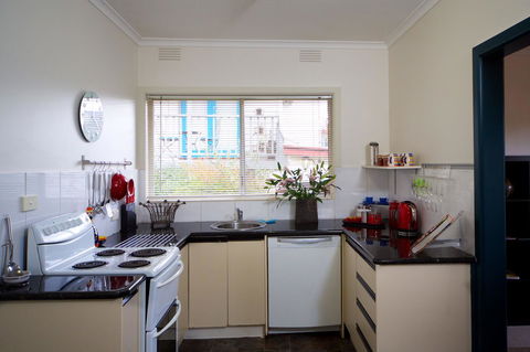 Healesville Apartments - Sunshine Coast Tourism 5