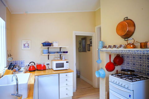 Healesville Apartments - Sunshine Coast Tourism 18
