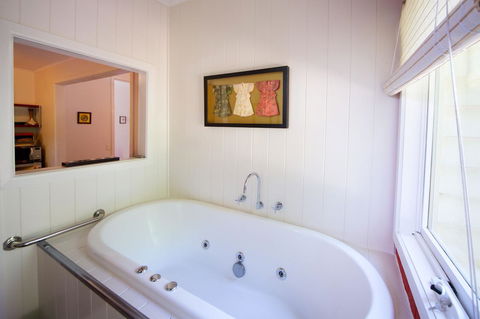 Healesville Apartments - Sunshine Coast Tourism 11
