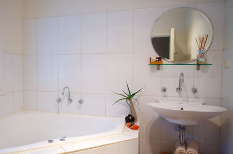 Healesville Apartments - Sunshine Coast Tourism 4