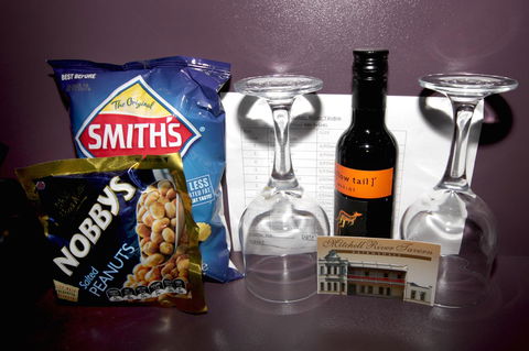 Mitchell River Tavern - Sunshine Coast Tourism 2