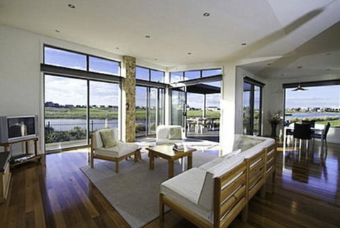 19 Glen Eagles Close - Sunshine Coast Tourism 0