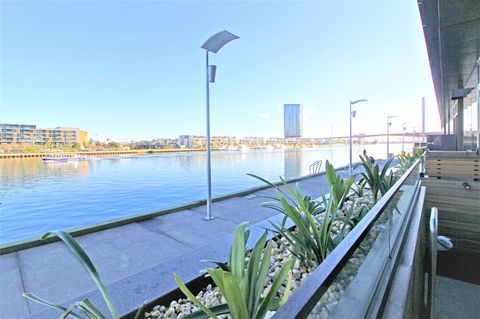 Auzzie Apartments Docklands, Melbourne - Holiday Sunshine Coast 12