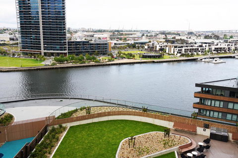 Auzzie Apartments Docklands, Melbourne - Holiday Sunshine Coast 10