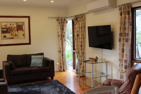 Australian Home Away @ Wonga Park Brushy Creek - Sunshine Coast Tourism 9