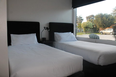 Rochester Motel - Sunshine Coast Tourism 2
