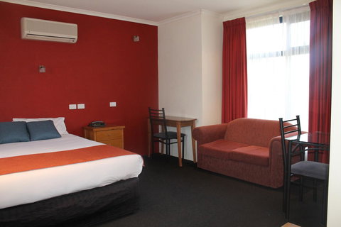 Rochester Motel - Sunshine Coast Tourism 13