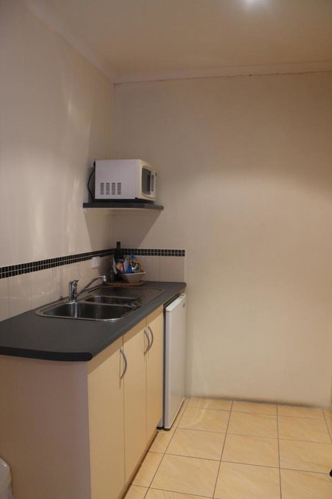 Rochester Motel - Sunshine Coast Tourism 20