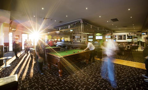 Nightcap At Excelsior Hotel - Sunshine Coast Tourism 9