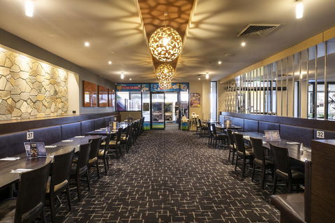 Nightcap At Excelsior Hotel - Sunshine Coast Tourism 28