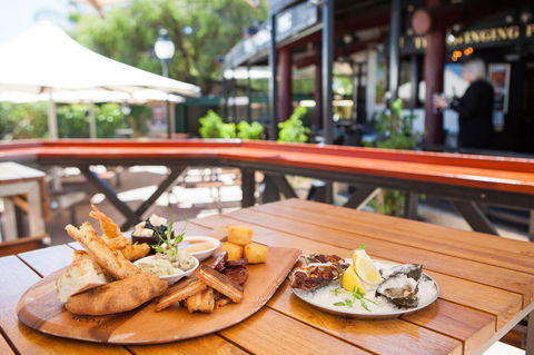 Nightcap At Excelsior Hotel - Sunshine Coast Tourism 36