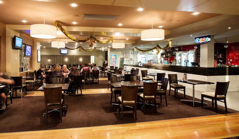 Nightcap At Excelsior Hotel - Sunshine Coast Tourism 34