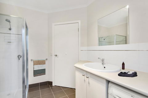 Bask At The Glade - Rejuvenate Stays - Sunshine Coast Tourism 13