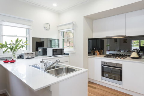 Hillside House - Sunshine Coast Tourism 2