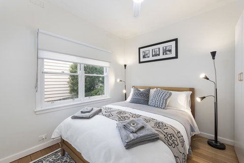 Hillside House - Sunshine Coast Tourism 7