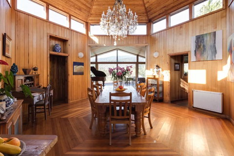 Kangaroo Manor - Sunshine Coast Tourism 22