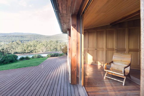 Kangaroo Manor - Sunshine Coast Tourism 24