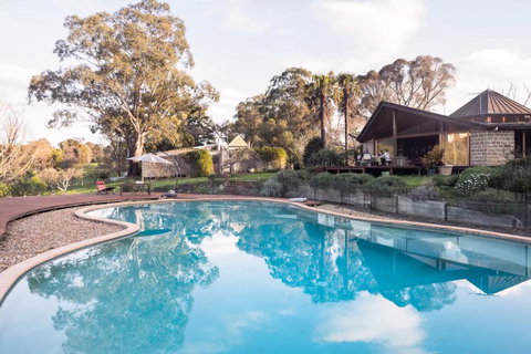 Kangaroo Manor - Sunshine Coast Tourism 26