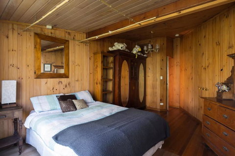 Kangaroo Manor - Sunshine Coast Tourism 17
