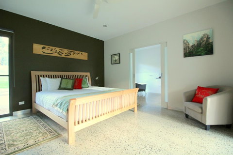 3 Bells Alpine Cottage - Sunshine Coast Tourism 9
