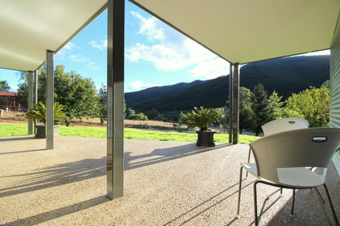3 Bells Alpine Cottage - Sunshine Coast Tourism 17