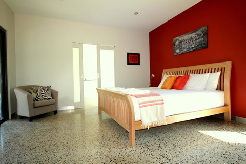 3 Bells Alpine Cottage - Sunshine Coast Tourism 6