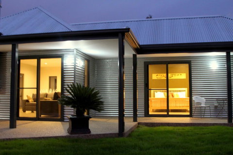3 Bells Alpine Cottage - Sunshine Coast Tourism 10