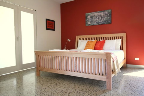 3 Bells Alpine Cottage - Sunshine Coast Tourism 3