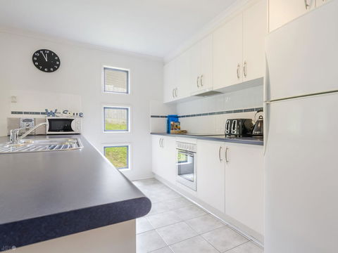 Demure Charm - Sunshine Coast Tourism 8
