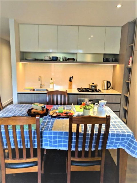 Camberwell Burke Road Apartment - Sunshine Coast Tourism 0
