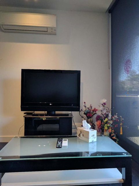 Camberwell Burke Road Apartment - Sunshine Coast Tourism 5