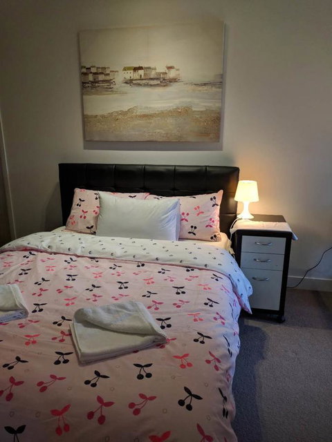 Camberwell Burke Road Apartment - Sunshine Coast Tourism 2
