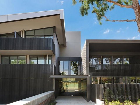 Camberwell Burke Road Apartment - Sunshine Coast Tourism 13